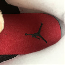 Cargar imagen en el visor de la galería, Air Jordan Legacy 312 Low Black White AV3928-001