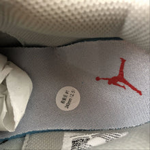 Cargar imagen en el visor de la galería, Air Jordan Legacy 312 Low Summit White Fire Red CD9054-101