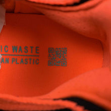 Cargar imagen en el visor de la galería, Adidas UltraBoost 22 Black Skyrus Turbo GY8681