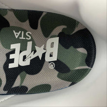 Cargar imagen en el visor de la galería, BAPE STA White Green Camouflage