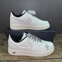 Cargar imagen en el visor de la galería, Chrome Hearts x Air Force 1 07 Low Rice White Black DM0119-422
