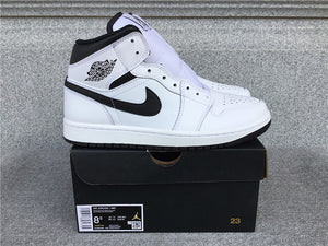 Air Jordan 1 Mid White Black DQ8426-132