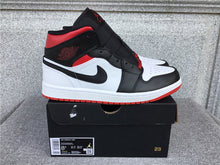 Cargar imagen en el visor de la galería, Air Jordan 1 Mid Gym Red Black Toe DQ8426-106
