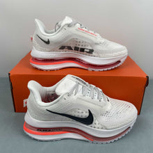 Cargar imagen en el visor de la galería, Pegasus Premium Summit White Bright Crimson HQ2592-101
