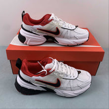 Cargar imagen en el visor de la galería, Nike V2k Run Metallic Summit White University Red Sail Black HF0120-100
