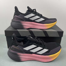 Cargar imagen en el visor de la galería, Adidas UltraBoost 5X Core Black Zero Metalic Spark JI1332
