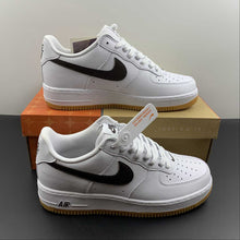Cargar imagen en el visor de la galería, Air Force 1 07 Low Dark White Brown DM0576-100
