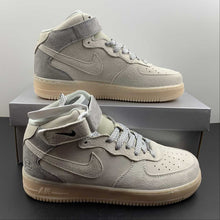 Cargar imagen en el visor de la galería, Air Force 1 07 Mid x Reigning Champ White Gray Black 807618-300
