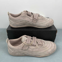 Cargar imagen en el visor de la galería, Adidas Urban Reverie Steam Grey Fantastic White JS2445
