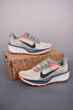 Cargar imagen en el visor de la galería, Nike Reactx Pegasus Trail 5 AGC Beige Dark Green Black Pink HV8121-30
