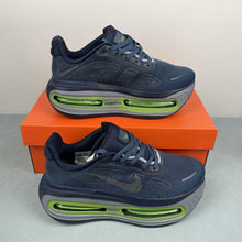 Cargar imagen en el visor de la galería, Nike Vomero Premium Dk Blue FN8453-039
