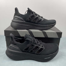 Cargar imagen en el visor de la galería, Adidas UltraBoost 5 Triple Black ID8812
