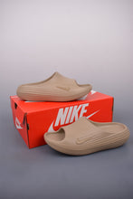 Cargar imagen en el visor de la galería, Nike ReactX Rejuven8 Slide Khaki HV4479-200
