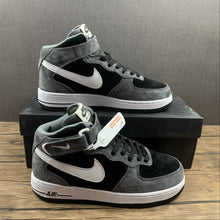 Cargar imagen en el visor de la galería, Air Force 1 07 Mid Dark Gray Black White QT3369-996
