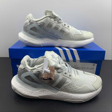 Cargar imagen en el visor de la galería, Adidas Nite Jogger Boost Cloud White Metallic Silver FX6171
