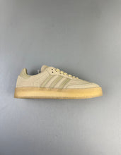 Cargar imagen en el visor de la galería, Adidas Samba 8th Street Clarks Kith Beige
