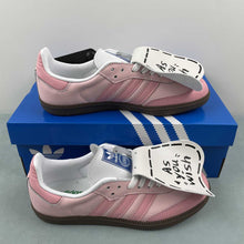 Cargar imagen en el visor de la galería, Adidas Samba OG Pink Retro Classic Lightweight Ablooding Peach Princess IG1024TL
