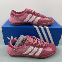 Cargar imagen en el visor de la galería, Clot x Adidas Gazelle Pink IH3144
