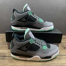 Cargar imagen en el visor de la galería, Air Jordan 4 Retro Green Glow 308497-033
