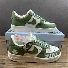 Cargar imagen en el visor de la galería, Air Force 1 07 Low Olive Green White Yellow CW2288-662
