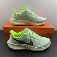 Cargar imagen en el visor de la galería, Air Zoom Pegasus 39 Light Green Fluorescent Green Metallic Green Black DH4072-301
