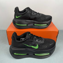 Cargar imagen en el visor de la galería, Nike Vomero Premium Black Iron Grey Anthracite Volt FN8453-006
