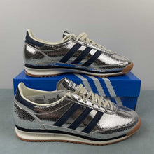Cargar imagen en el visor de la galería, Adidas SL 72 OG Silver Metallic Collegiate Navy Off White JH8654
