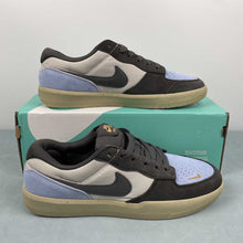 Cargar imagen en el visor de la galería, SB Force 58 Light Orewood Brown Psychic Blue Flax Medium Ash DV5477-102

