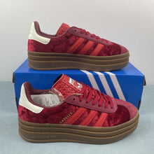 Cargar imagen en el visor de la galería, Adidas Gazelle Bold Bright Red Velvet IG4388
