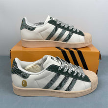 Cargar imagen en el visor de la galería, Adidas Superstar x Bape HS3087
