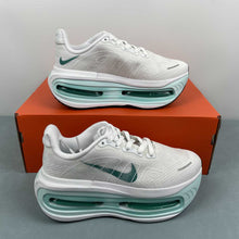 Cargar imagen en el visor de la galería, Nike Vomero Premium White Grass Green FN8453-022
