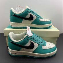 Cargar imagen en el visor de la galería, Air Force 1 07 Low SU19 Green Lake Bridge Black GH5696-302
