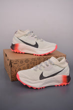Cargar imagen en el visor de la galería, Nike ACG Zegama White Black-Red HV8113-009
