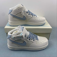 Cargar imagen en el visor de la galería, Air Force 1 07 Mid Off White Light Blue SH0235-555
