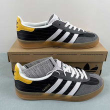 Cargar imagen en el visor de la galería, Adidas Gazelle Indoor Black White Yellow Gum IF9641
