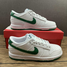 Cargar imagen en el visor de la galería, SB Dunk Low Summit White Green DD1503-112
