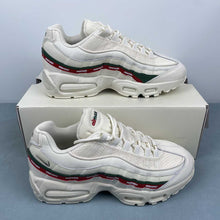 Cargar imagen en el visor de la galería, Air Max 95 x Undefeated White IB4453-100
