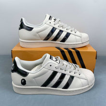 Cargar imagen en el visor de la galería, Adidas Superstar x Bape HS3077
