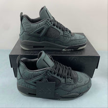 Cargar imagen en el visor de la galería, Kaws x Air Jordan 4 Retro Black 930155-001
