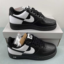 Cargar imagen en el visor de la galería, Air Force 1 07 Low Black White HF9096-001
