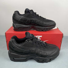 Cargar imagen en el visor de la galería, Air Max 95 Essential Triple Black CI3705-001
