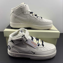 Cargar imagen en el visor de la galería, Air Force 1 07 Mid Brooklyn New York White Black NT2969-013
