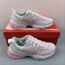 Cargar imagen en el visor de la galería, Nike V2k Run White White Light Pink FD0736-118
