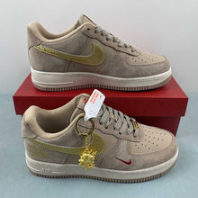 Cargar imagen en el visor de la galería, Air Force 1 07 Low Brown Gold Red XP9688-762
