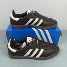 Cargar imagen en el visor de la galería, Adidas Samba OG Auco Off White Gold Metallic IH3982
