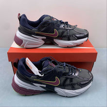 Cargar imagen en el visor de la galería, Nike V2k Run Obsidian Burgundy Volt FV6602-400
