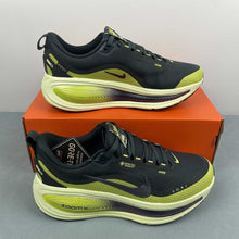 Cargar imagen en el visor de la galería, Nike Zoom Vomero 18 GTX Seaweed Light Liquid Lime Cyber Seaweed HQ7002-300
