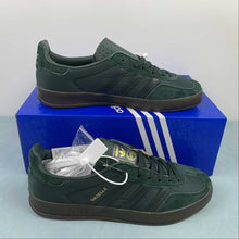 Cargar imagen en el visor de la galería, Adidas Gazelle Indoor Shadow Green Gum H06272
