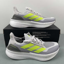 Cargar imagen en el visor de la galería, Adidas Ultra Boost 5X Grey Fluorescent Green IH3108
