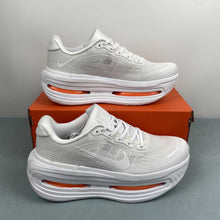 Cargar imagen en el visor de la galería, Nike Vomero Premium White Orange HQ2050-533
